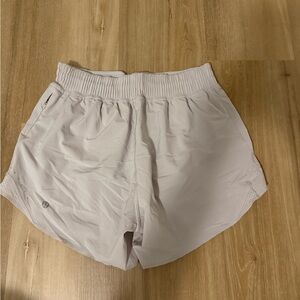 lululemon athletica Women's Light Gray Athletic Shorts Hotty Hot Special